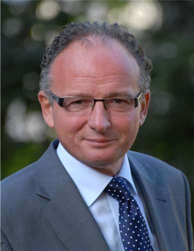 Achim HüttenPrivat