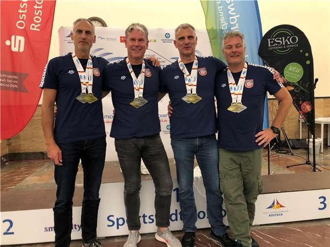 Achim Kronberg (AK45) aus Swisttal-Heimerzheim erreichte mit seinen alten Schwimmfreunden des SC Hürth den Deutscher Meistertitel über 4x50m-Freistil, und den Vize-Meister in der 4x50m-Lagenstaffel. Foto: privat