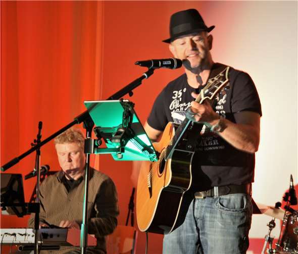 Achim Vogt: Lehrer und Mitglied der Rockband „Lazy Park Band“.