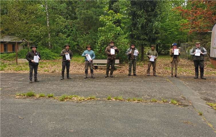 Acht Kandidaten haben ihre Jägerprüfung bestanden.Foto: privat