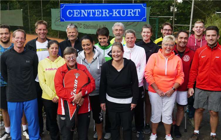 Acht Mixedpaare waren angetreten, um die Meisterpaarung zu ermitteln.Dietrich Rockenfeller