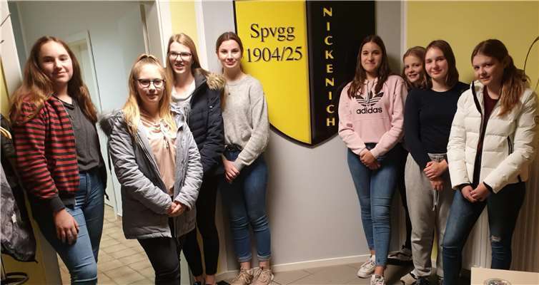 Acht engagierte Übungleiter-Assistentinnen bilden die Basis für die Zukunft des Kinderturnens.Foto: privat