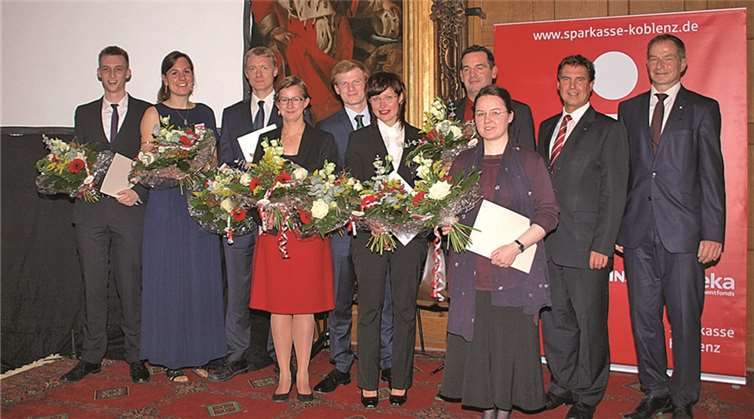 Acht junge Akademikerinnen und Akademiker der sechs Hochschulen der Region erhielten den Hochschulpreis für wissenschaftliche Spitzenleistungen.Udo Stanzlawski