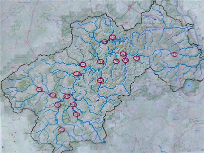 Achtzehn potentielle Standorte für Hochwasserrückhaltebecken finden sich im überörtlichen Maßnahmenplan zur Hochwasservorsorge des Kreises Ahrweiler (auf der Karte fehlt noch der kürzlich hinzugekommene Standort am Vinxtbach im Brohltal).