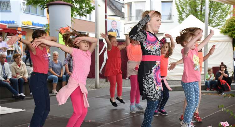Action gab es beim Auftrittder Tanz AG der Gutenberg Grundschule.