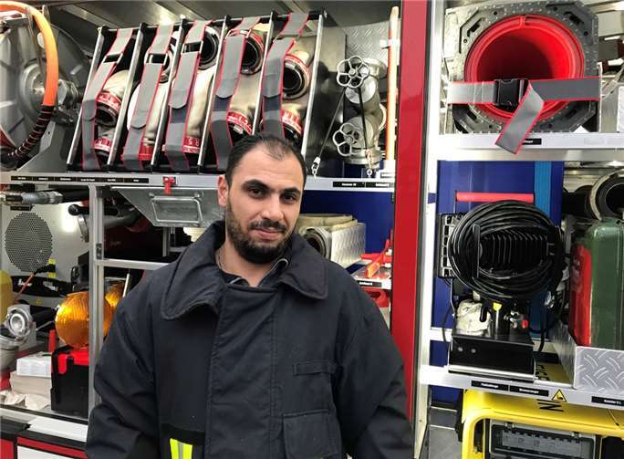 Adel Ossman lebt mit seiner Familie in Roßbach/Wied und unterstützt die freiwillige Feuerwehr. privat