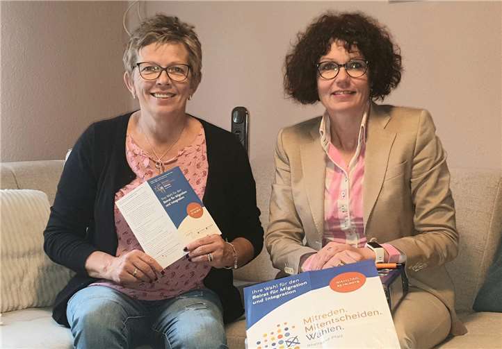 Adelheid Trocha (l.) und Heike Resch sind bereits in der Flüchtlingshilfe engagiert und treten nun zur Wahl für den Migrationsbeirat an. Foto: privat