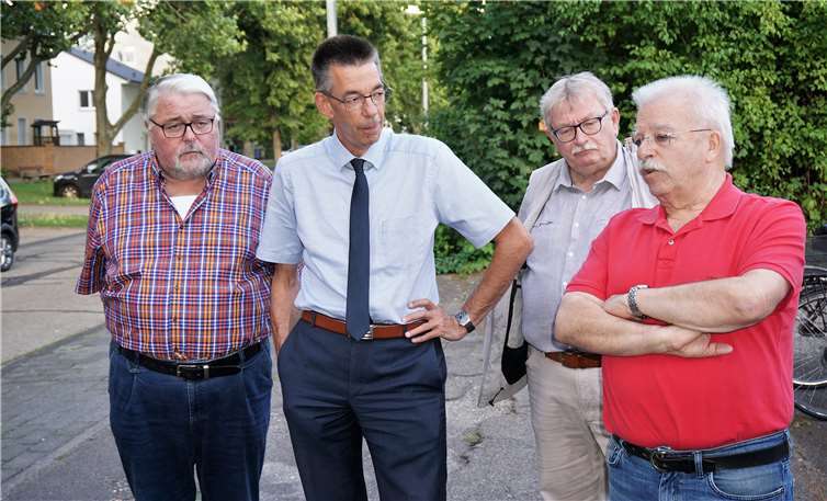 Engerser Politik und Vereinsvertreter setzten ein starkes Zeichen Adi Bongartz, Vorsitzender des Vereins Brexbachtalbahn e.V., ist sich sicher, dass die Touristenattraktion kommen wird.
