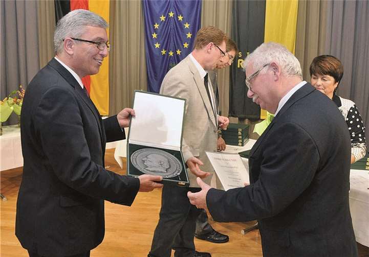 Adi Buchwald wurde die „Freiherr vom Stein-Plakette“ verliehen.