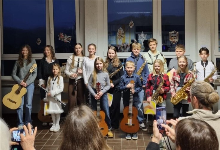 Adventliches Klassenkonzert begeistert im Musiksaal.  Foto: Alla Briskmann