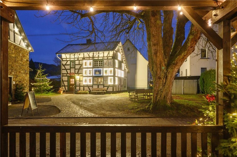 Adventskalenderhaus im Weihnachtsdorf Waldbreitbach.  Foto: Andreas Pacek