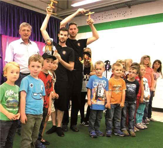 Ähnlich wie bei der Eröffnung vom neuen röhrig-hagebaumarkt in Andernach, wird die „Koblenzer Puppenbühne“ am 09. November im röhrig-forum begeistern, mit Gratis-Vorstellungen beim röhrig- Familien- SONNTAG.Privat