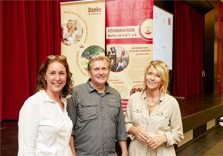 Afra Schmidt, Prof. Trabert und Heike Schönborn. Foto: privat