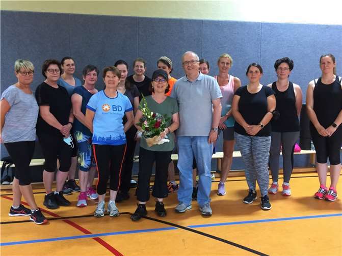 Agnetha Olah motiviert auch nach so vielen Jahren noch bei fetziger Musik die Teilnehmerinnen ihren Körper zu bewegen. Foto: privat