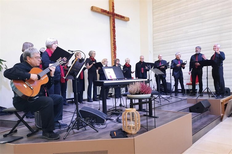 „Agua de Beber“ gesungen von den „Good News“