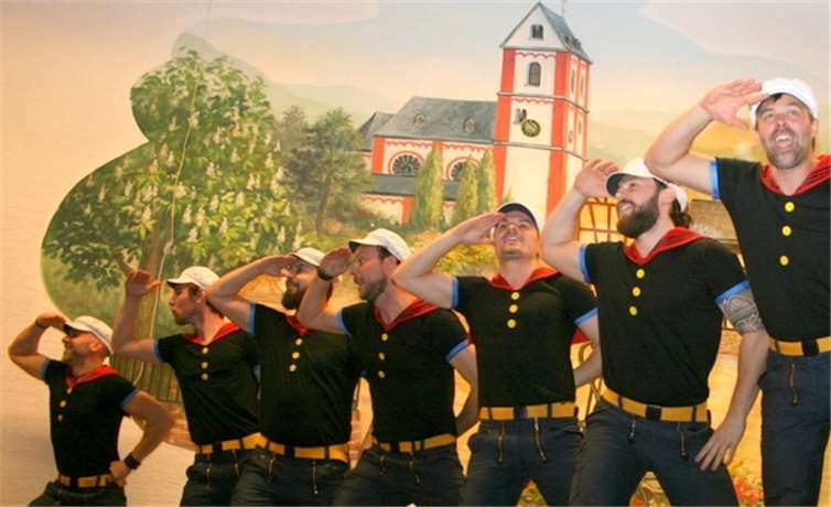 Ahoi: Die Vulkanelfen aus Niederzissenließen mit ihrer Popeye-Show die Damenherzen höherschlagen.