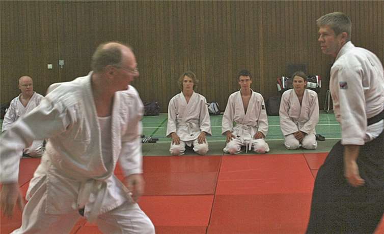 Aikido basiert auf der Rollenverteilung von Angreifer und Verteidiger. privat