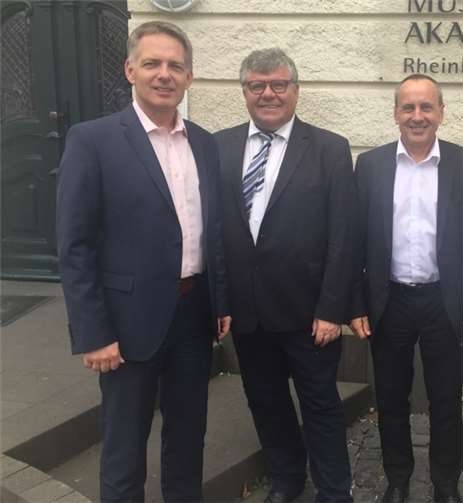 Akademieleiter Rolf Ehlers, Landratskandidat Michael Mahlert und Minister Prof. Konrad Wolf.Privat