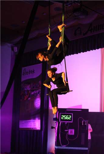 Akrobatische Darbietungen in luftigen Höhen verschlugen dem Publikum die Sprache.