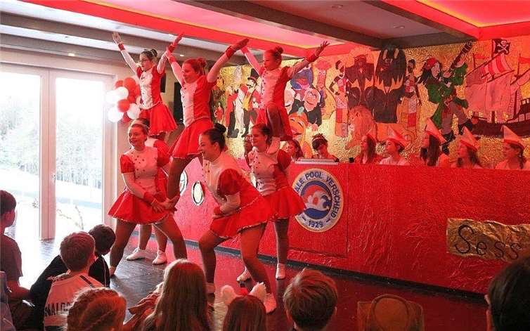 Akrobatische Glanzleistung auf dem Kinderkarneval der KG Verscheid.Fotos: privat