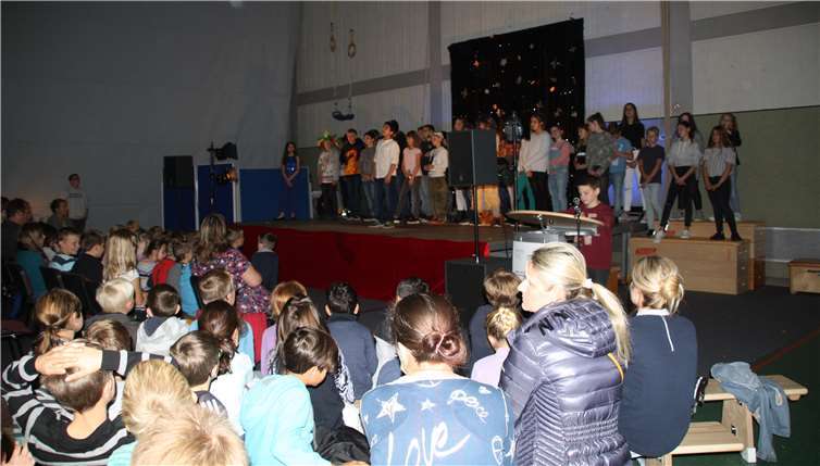 Akteure und Publikum waren mit Begeisterung dabei. Foto: privat