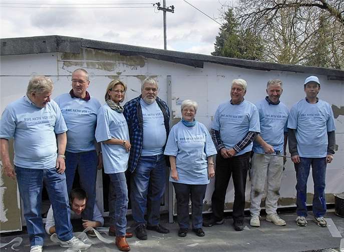 Aktiv geworden mit Hilfe des RWE: Die fleißigen Helfer der Sankt Sebastianer. privat