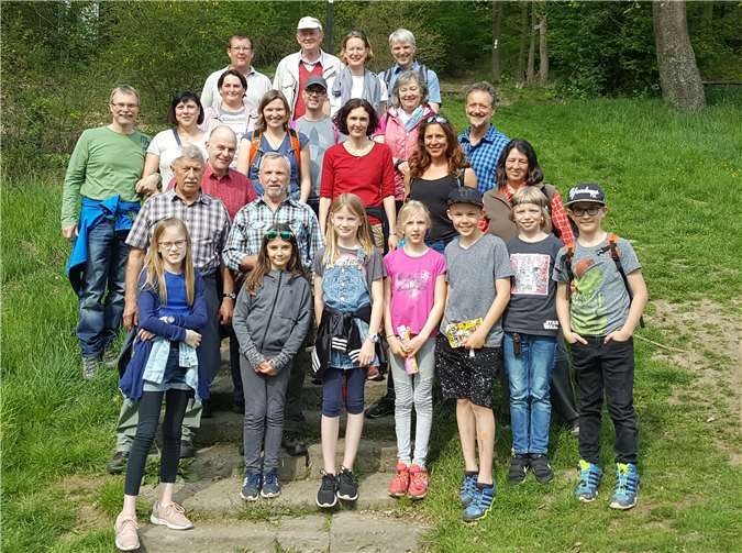 Aktive Mitglieder des Fördervereins wanderten mit ihren Familien rund um Bell.Foto: privat