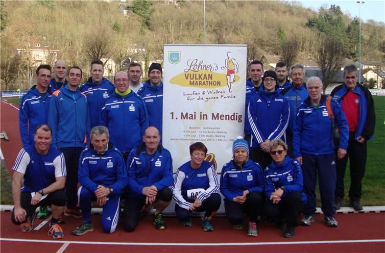 Aktive der LG vor zweiten Winterlauf in Mayen.privat