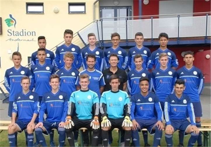 Aktuell: Andy Butz mit seinem Trainerkollegen Salvatore Nizza, die zusammen die B1 in der Rheinlandliga trainieren.privat