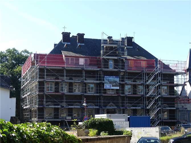 Aktuell noch eingerüstet, sind die Rohbauarbeiten am künftigen Kulturzentrum @VIEDEL weitgehend abgeschlossen.  Fotos: TE