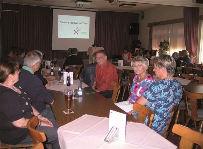 Aktuelles aus der Trierer Synode kam beim Vortrag zur Sprache. privat