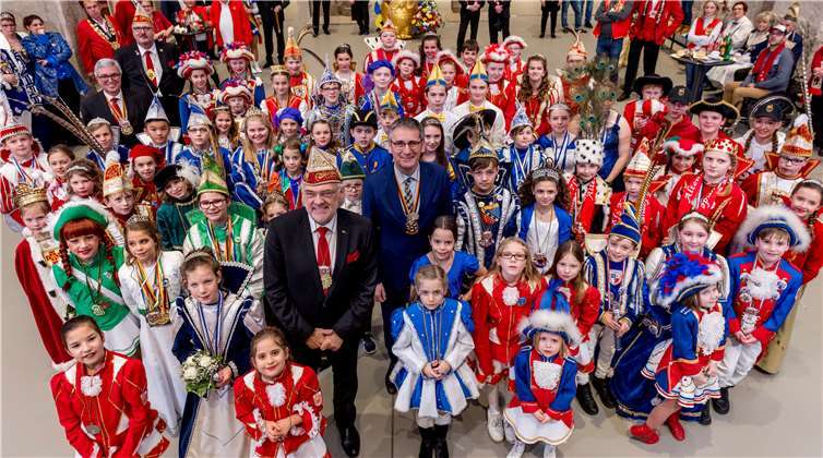Alaaf und Helau für den närrischen Nachwuchs aus Rheinland-Pfalz.Landtag Rheinland-Pfalz/Torsten Silz
