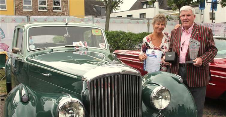 Alan Osborn reiste mit seinem Bentley R-type, Standard Saloon, Baujahr 1953 aus Essex an und wurde Gesamtsieger „Best of Rheinbach Classic 2015“.