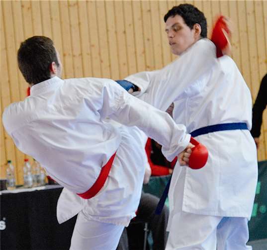 Albert Herdt (roter Gürtel) mit Fußtechnik.privat