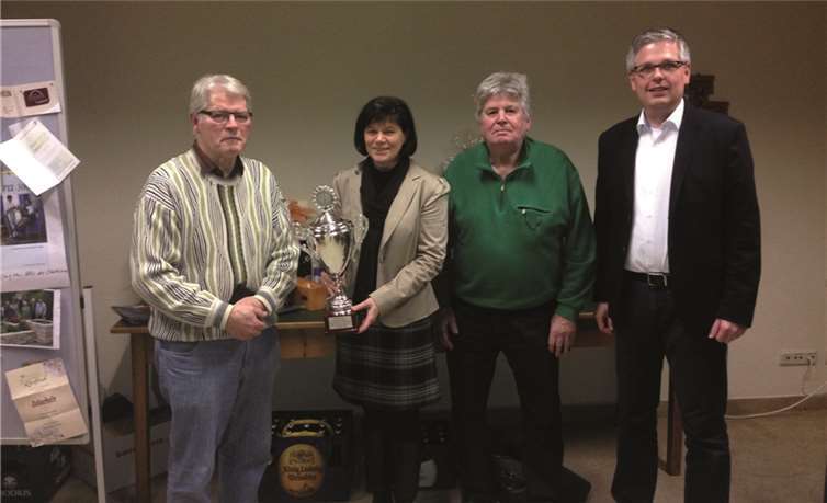 Albert Stöber, Treis-Karden; Stefanie Balthasar-Schäfer, CDU-Fraktionsvorsitzende im Kreistag; Hans-Dieter Baste, Ellenz-Poltersdorf und Thomas Welter, Vorsitzender des CDU-Gemeindeverbandes Kaisersesch (v.l.n.r).privat