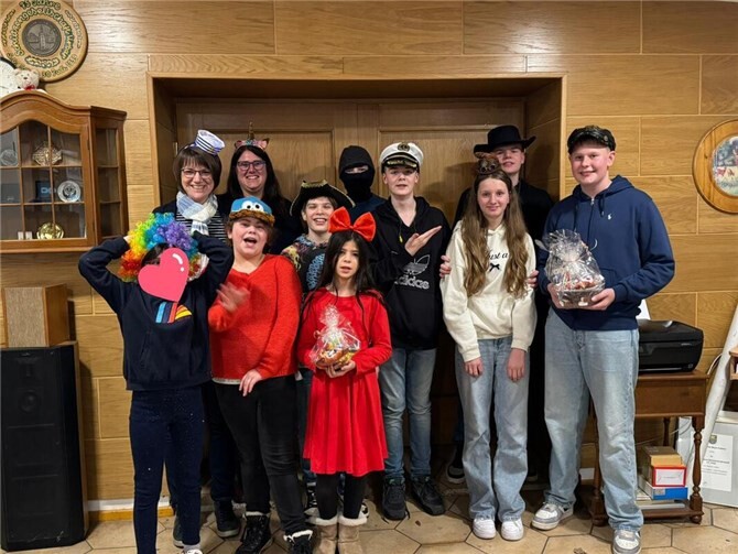 Alessia Castor und Tim Metten triumphieren bei Schützenveranstaltung.