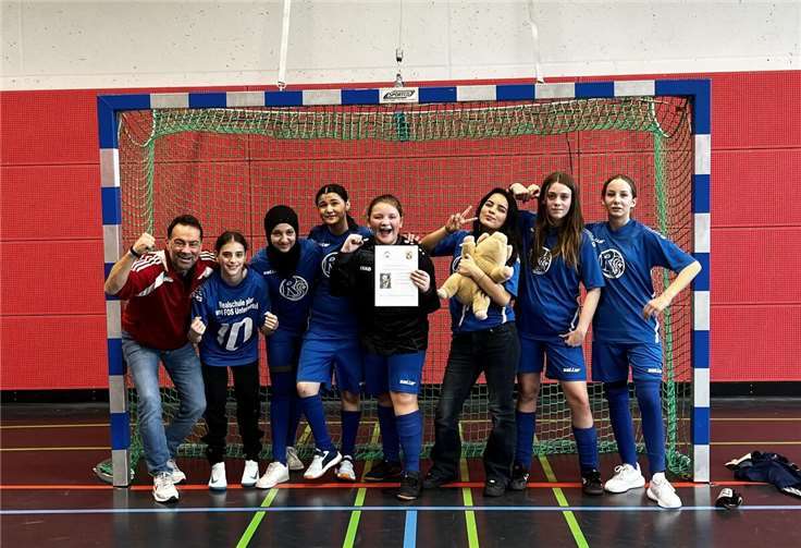 Alessia Heinen, Zahra Mohammadi, Frida Rausch, Maya Kries, Almas Alnasser und Marija Potocic.  Foto: Realschule plus Untermosel