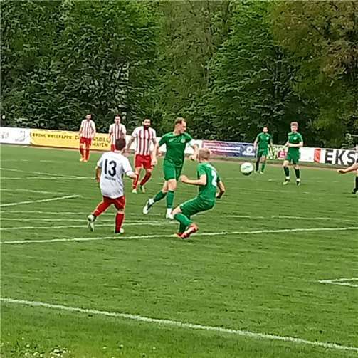 Alex Meiswinkel (2) setzte Mirco Koll in Szene.  Fotos: LS