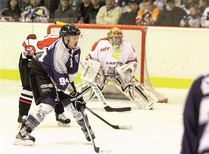 Alexander Bill bleibt beim EHC Neuwied.fischkoppMedien