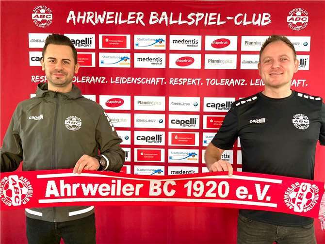 Alexander Dick (r.), hier beim Fototermin mit Gianfranco De Francesco.Foto: privat