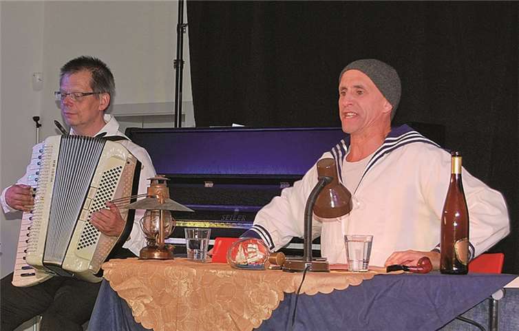 Alexander Fabisch und Thomas Volk vom Ensemble „Kolorit“ bestritten den Theater-Abend rund um Joachim Ringelnatz. FA