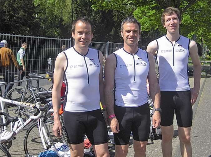 Alexander Gödert (v.r.), Michael Pillig und Dirk Bertram gingen in Koblenz an den Start.  privat
