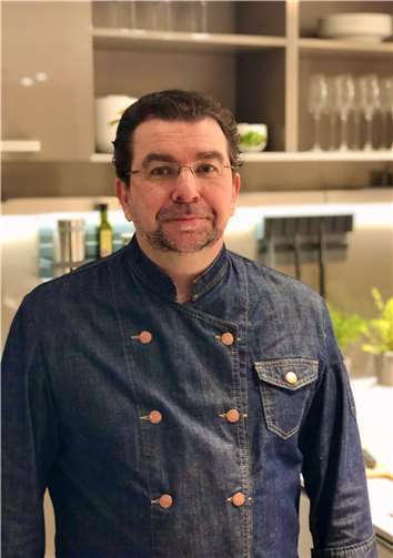 Alexander Hüllen übernimmt die Leitung der Gastronomie.Quelle: billi & friends Wohnkaufhaus GmbH