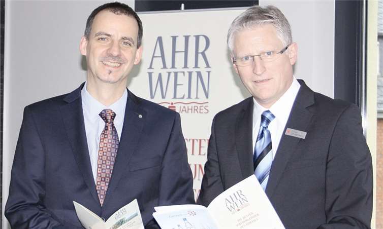 Alexander Kohnen (International Wine Institutes) und Dieter Zimmermann (Vorstand Kreissparkasse Ahrweiler)(re). privat