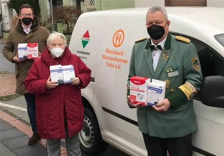 Alexander Koser, Karin Woyke und Walter Honerbach (v.l.) wissen: Die Tafel-Kunden können jede Hilfe gebrauchen. Foto: privat