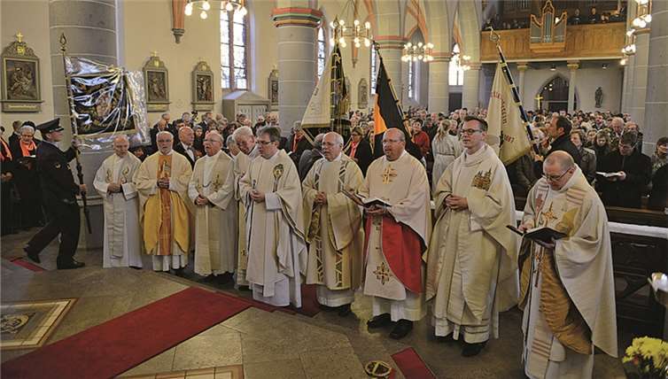 Alexander Kurp (Mitte) ist der neue Pastor von Plaidt Miesenheim und Saffig.