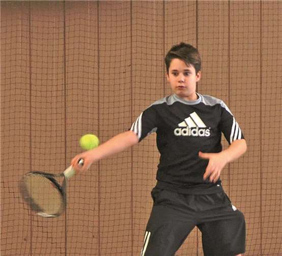 Alexander Lowjaga vom TC Oberwerth Koblenz freute sich über seinen Sieg bei den Jungen U 12.