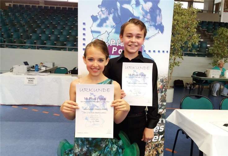 Alexander Maurer/Inessa Helwich gewannen bei den Junioren II C-Latein.