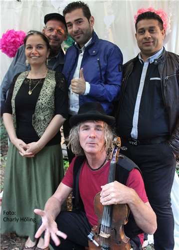 Alexander Meyen und das Ensemble Romano. Charly Höling