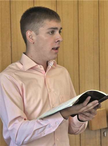 Alexander Muckermann sang aus dem „Phantom der Oper“.